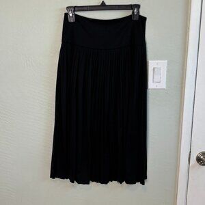 Bundle 2 for $30! Black Pleated Knit Midi Skirt Academia Size 2